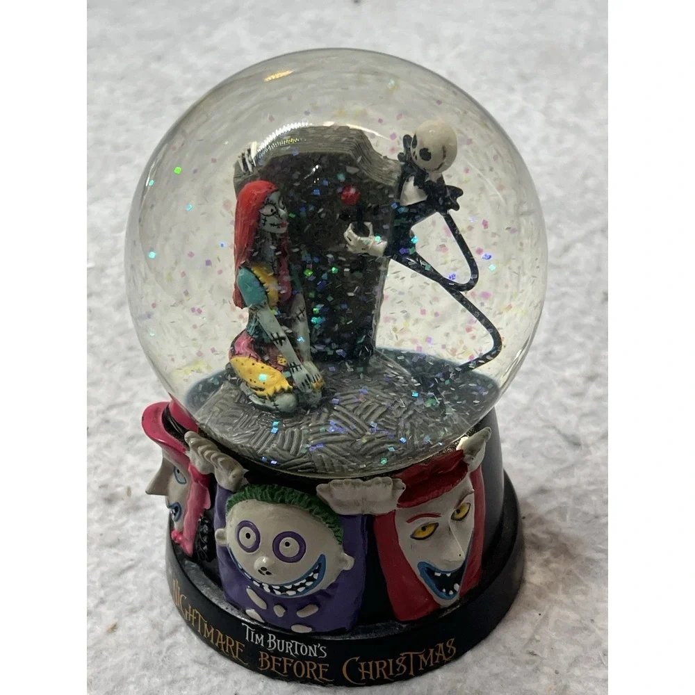 DISNEY NIGHTMARE BEFORE CHRISTMAS SNOWGLOBE BY WESTLAND 25205 JACK SKELLINGTON‎
